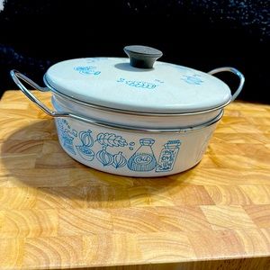 MCM MUSHROOM Cookware Enamel Pot Saucepan White Blue wire handled carrier